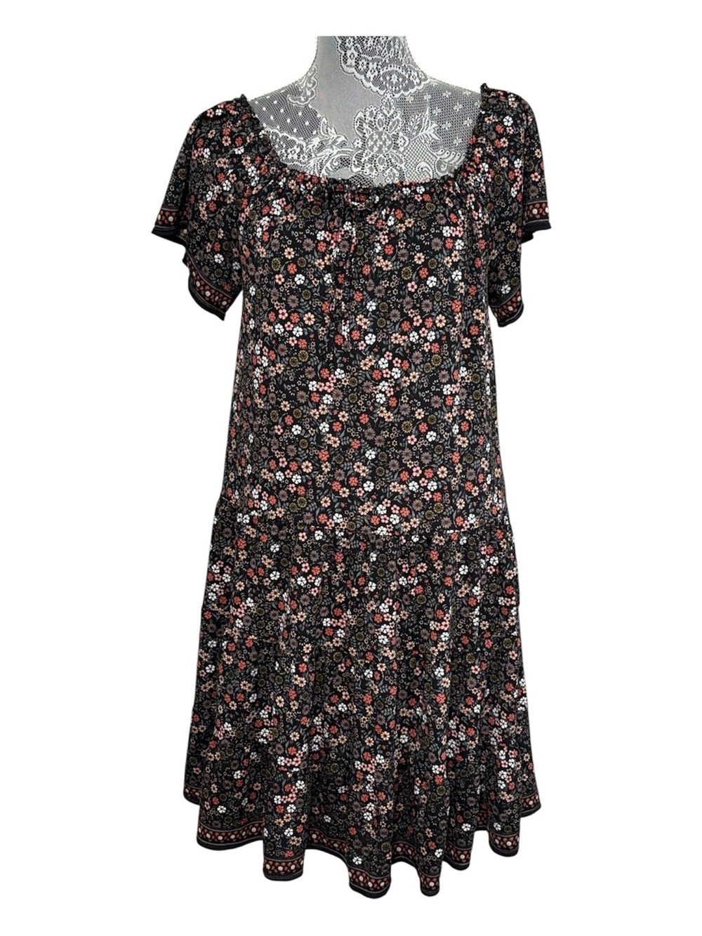 Max Studio Black Floral Short-Sleeve Tiered Dress. Size Large. Autumn colors.